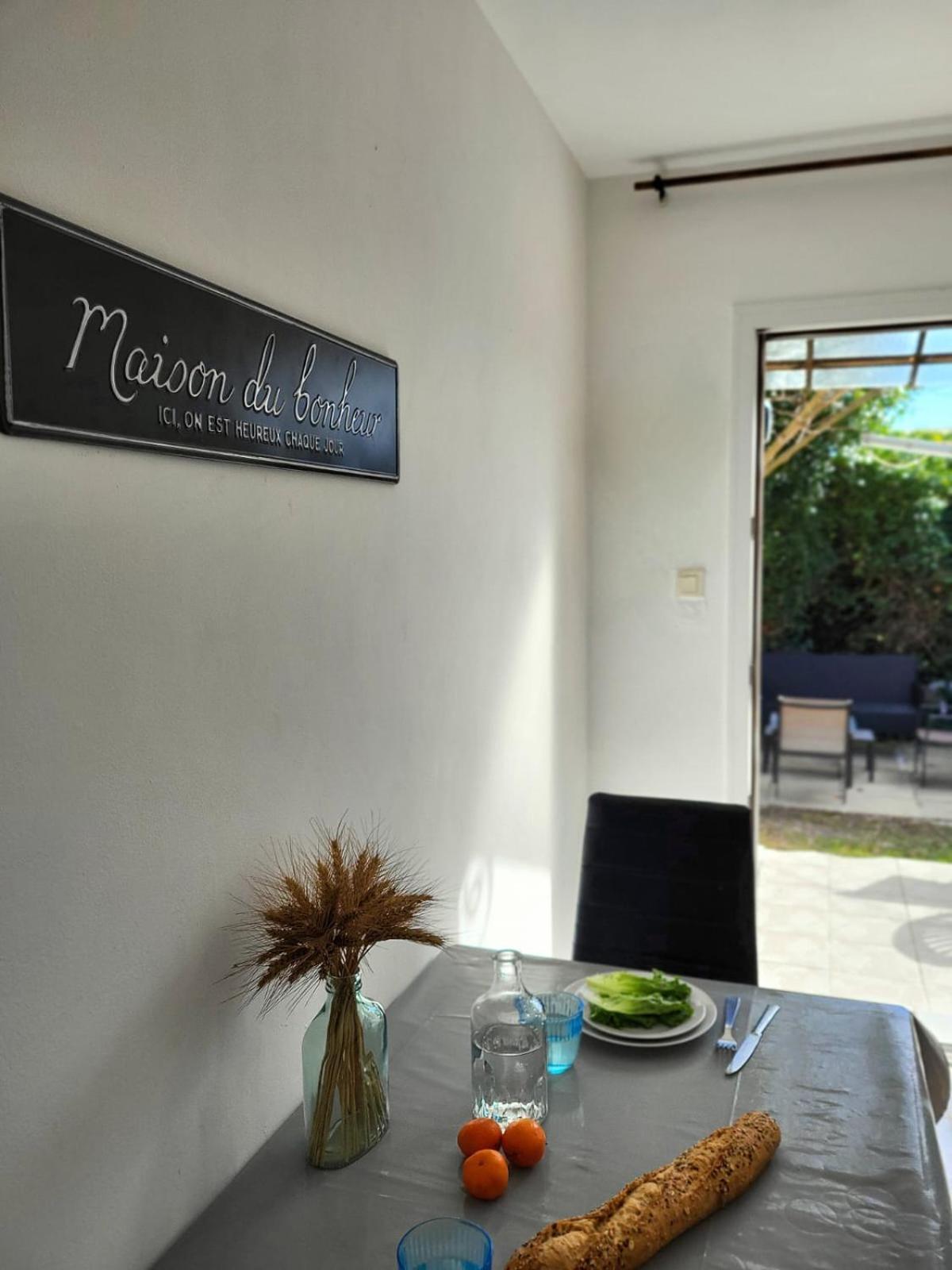 Abrivado Aimargues Apartment Ngoại thất bức ảnh