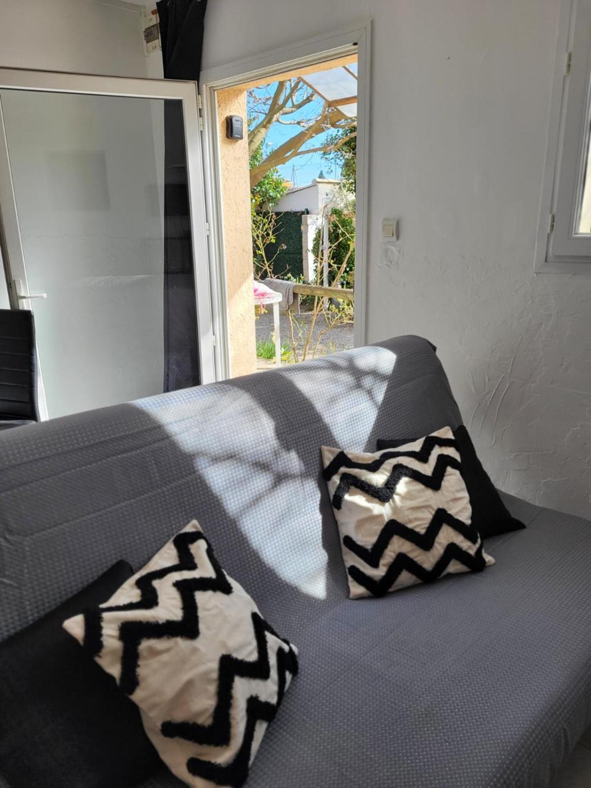 Abrivado Aimargues Apartment Ngoại thất bức ảnh